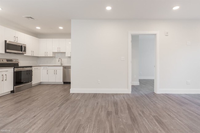 Building Photo - 3 br, 2 bath  - 1065 Tremont St # 506