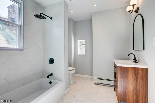 Foto del edificio - 34 Millington Ave