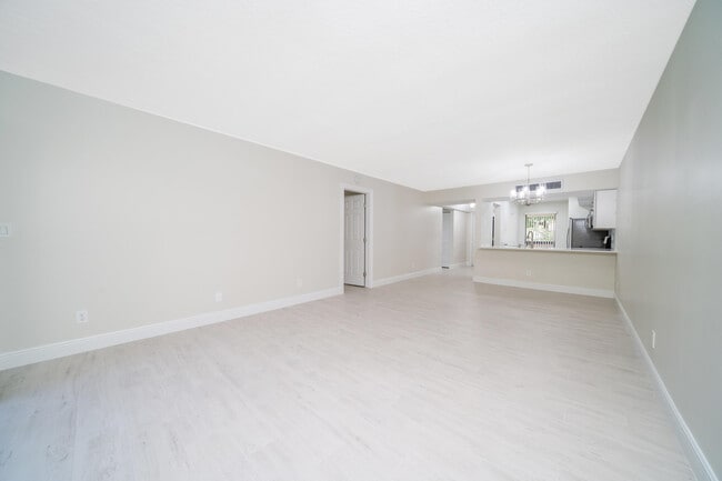 Foto del edificio - 208 Brackenwood Terrace