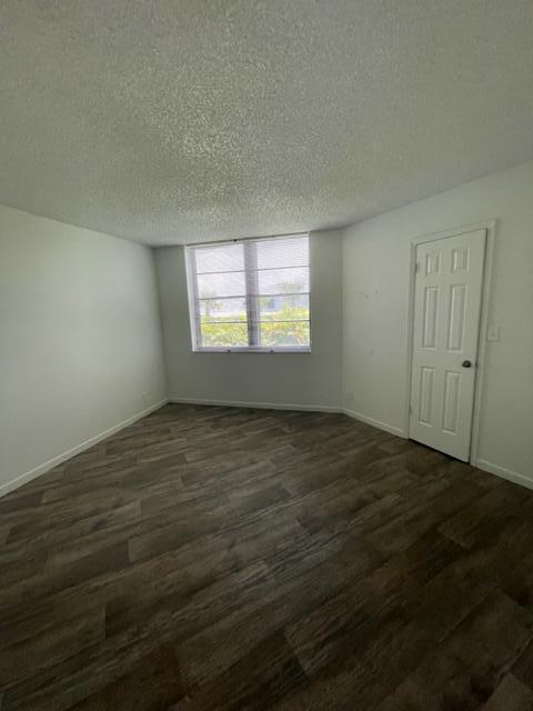 Foto del edificio - 211 Lake Pointe Dr