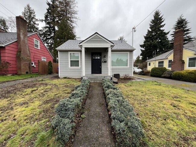 Foto del edificio - 8001 N Woolsey Ave