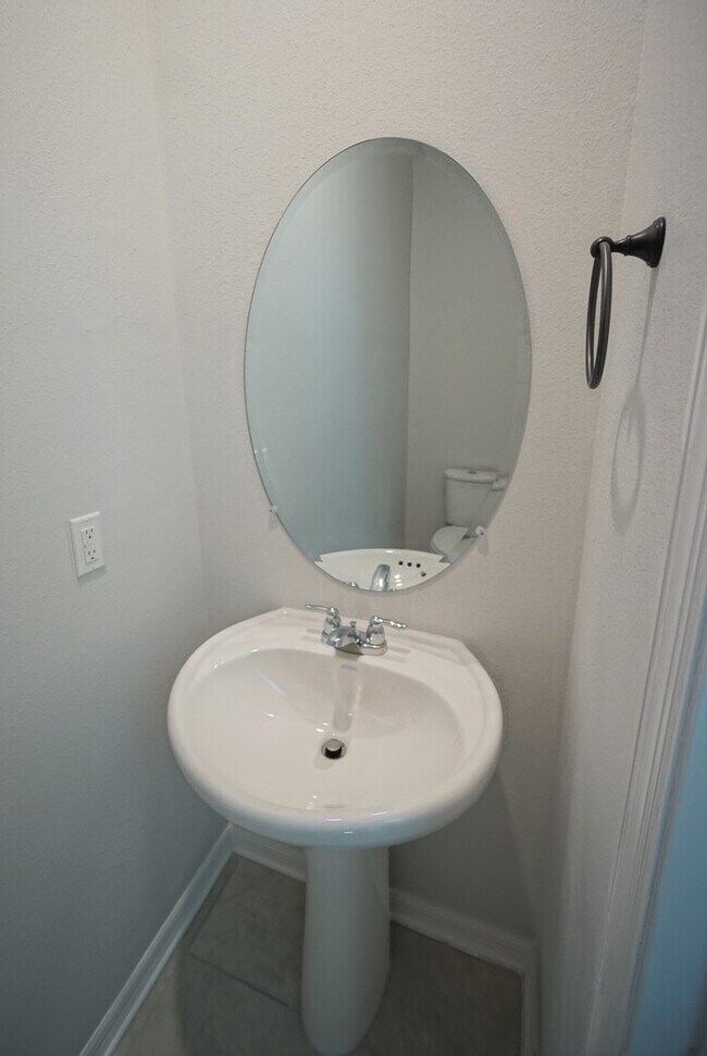 Foto del edificio - 3 bedroom, 2.5 bath, 2 car garage Home in ...