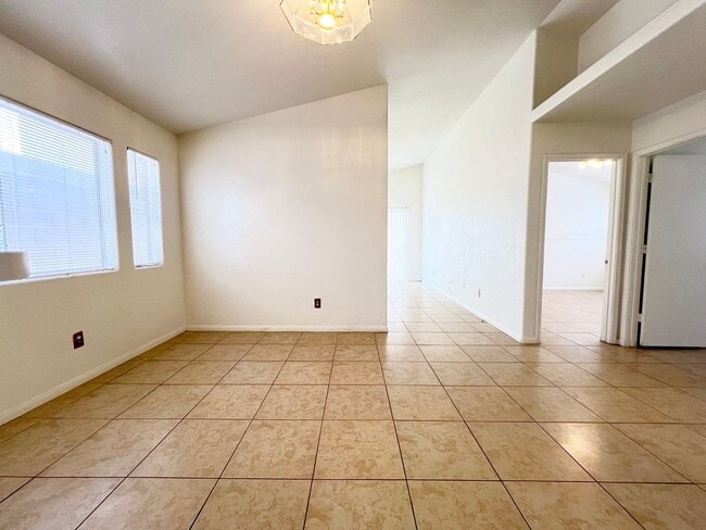 Building Photo - Nice house with 3 bedrooms