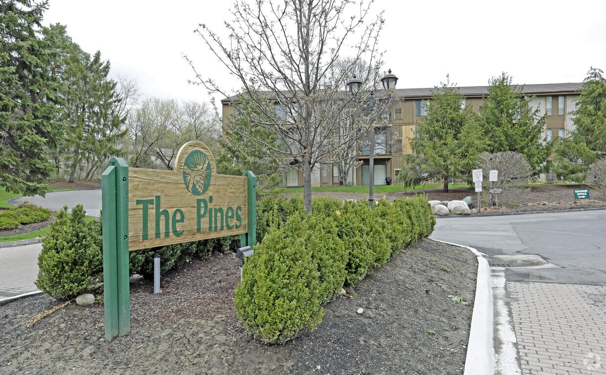 The Pines 29500 Franklin Rd Southfield, MI