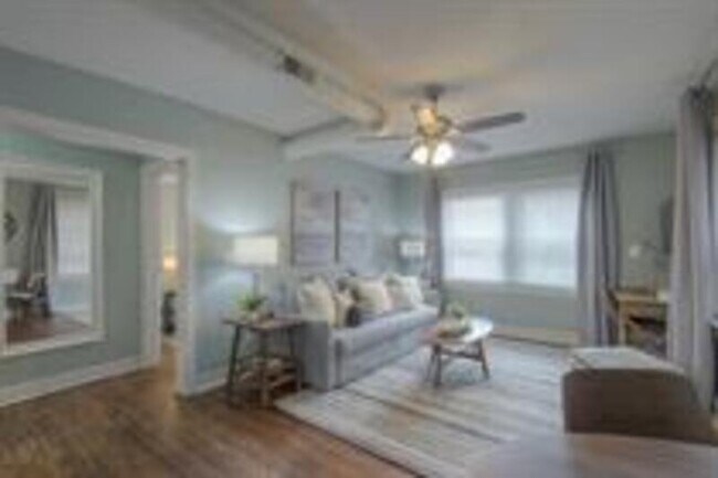 Building Photo - 720 W 37th St