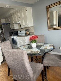 Building Photo - 803 W Fletcher Ave