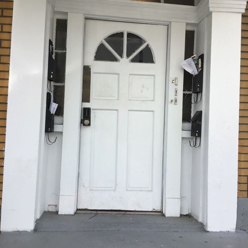 Primary Photo - 201 S Market St