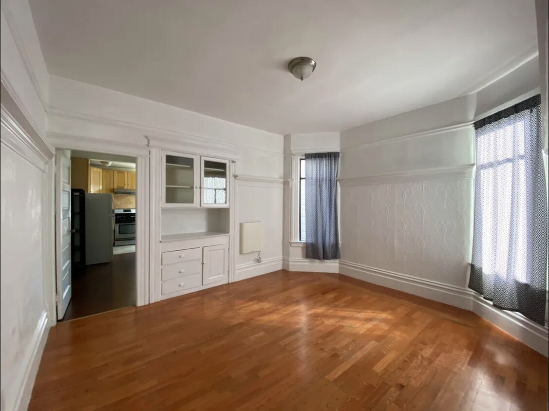 Family/Living room - 969 Florida St