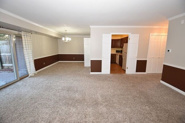 Building Photo - 2 bed 1 bath Topsfield Condo