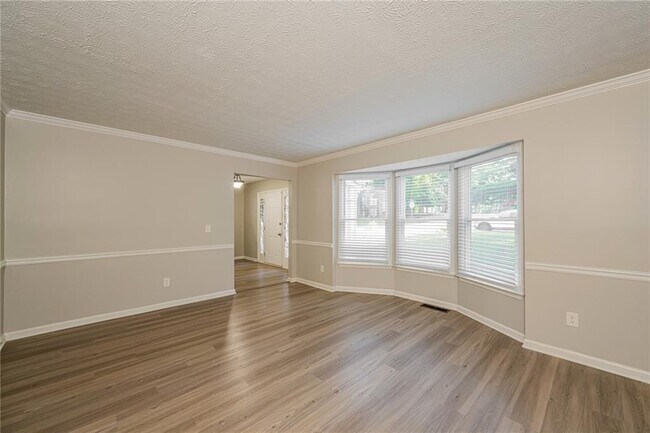 Foto del edificio - 745 Mountain Oaks Pkwy
