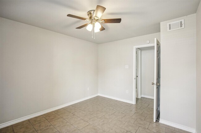 Foto del edificio - 13151 Walden Rd