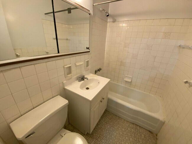 Building Photo - 455 Ocean Pkwy