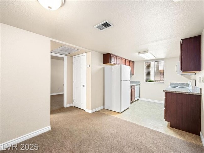 Building Photo - 5314 River Glen Dr