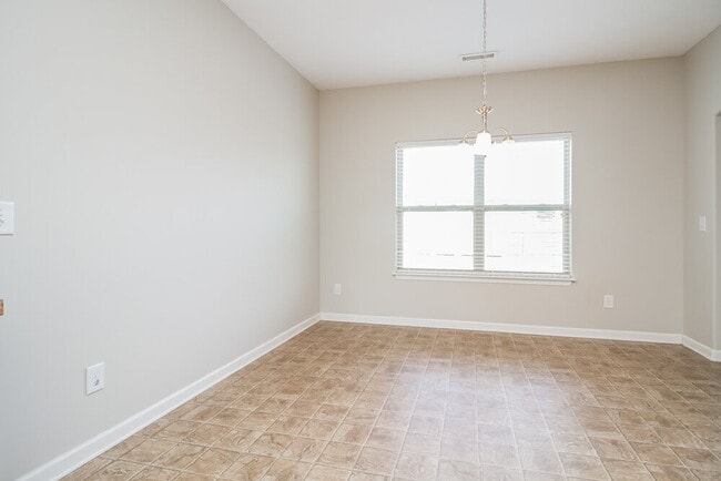 Building Photo - 2102 Longhunter Chase Dr