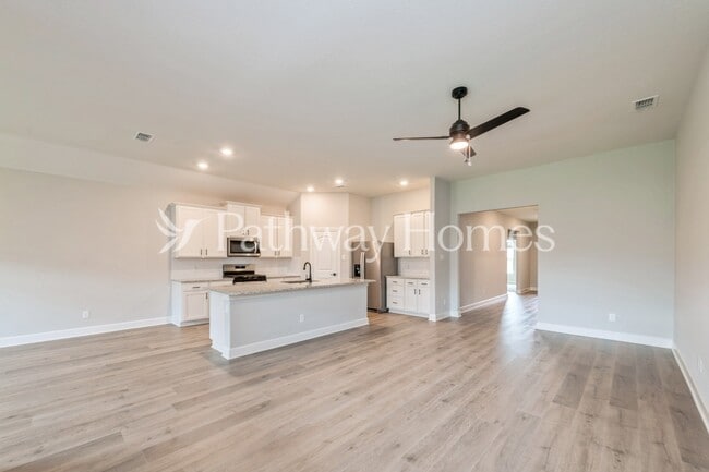 Building Photo - 620 Brookside Dr