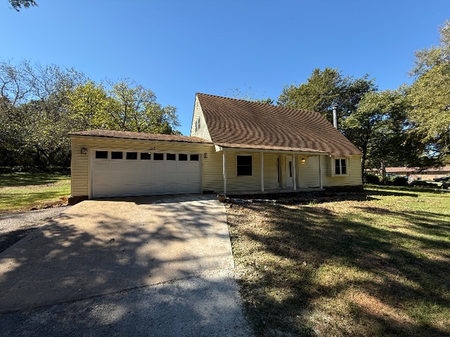 Building Photo - 107 Foxwood Village Dr