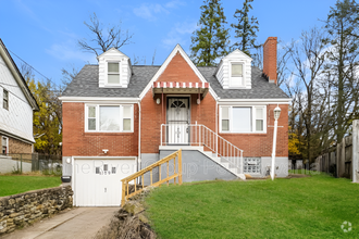 Building Photo - 1129 Pearl St