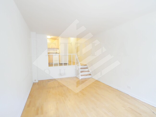 Interior Photo - 327 East 34th Street