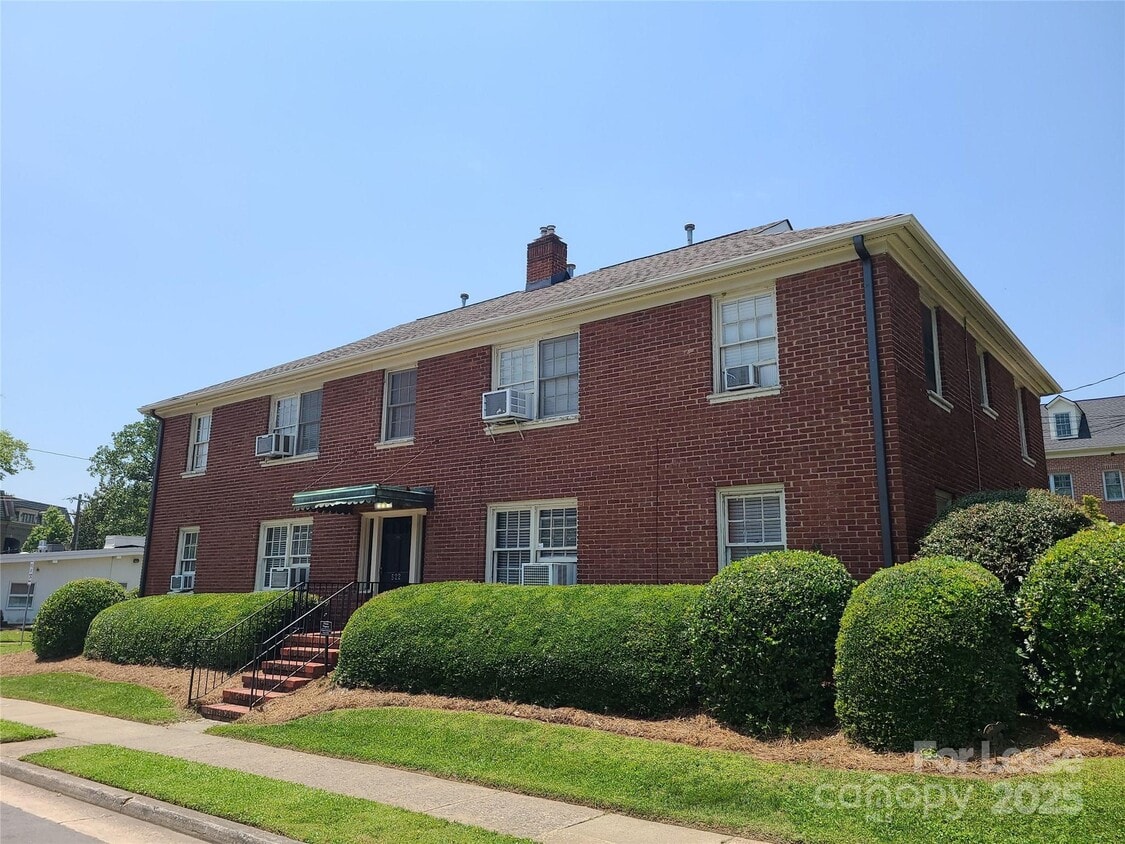 Primary Photo - 522 Willoughby St