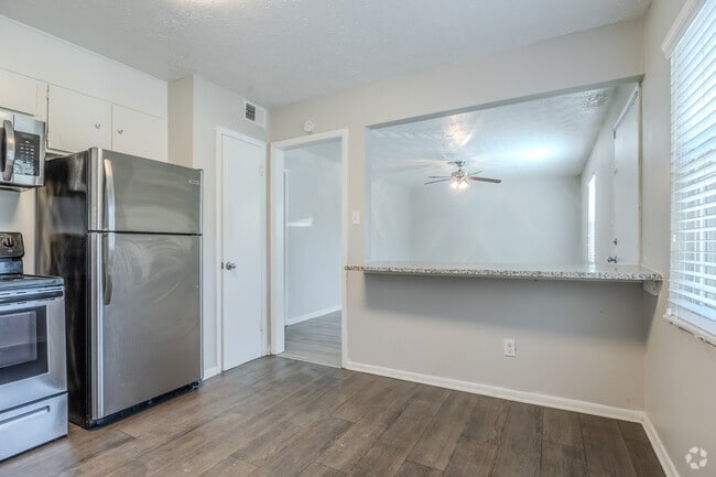 2BR, 1BA - 770SF - Kitchen - Copa Parque Apartments