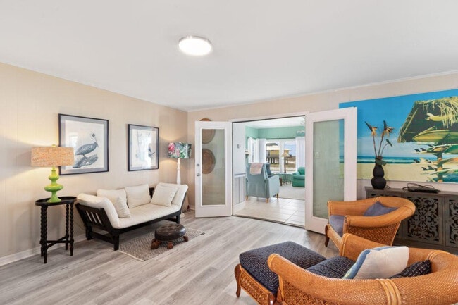 Foto del edificio - 2928 W Beach Blvd