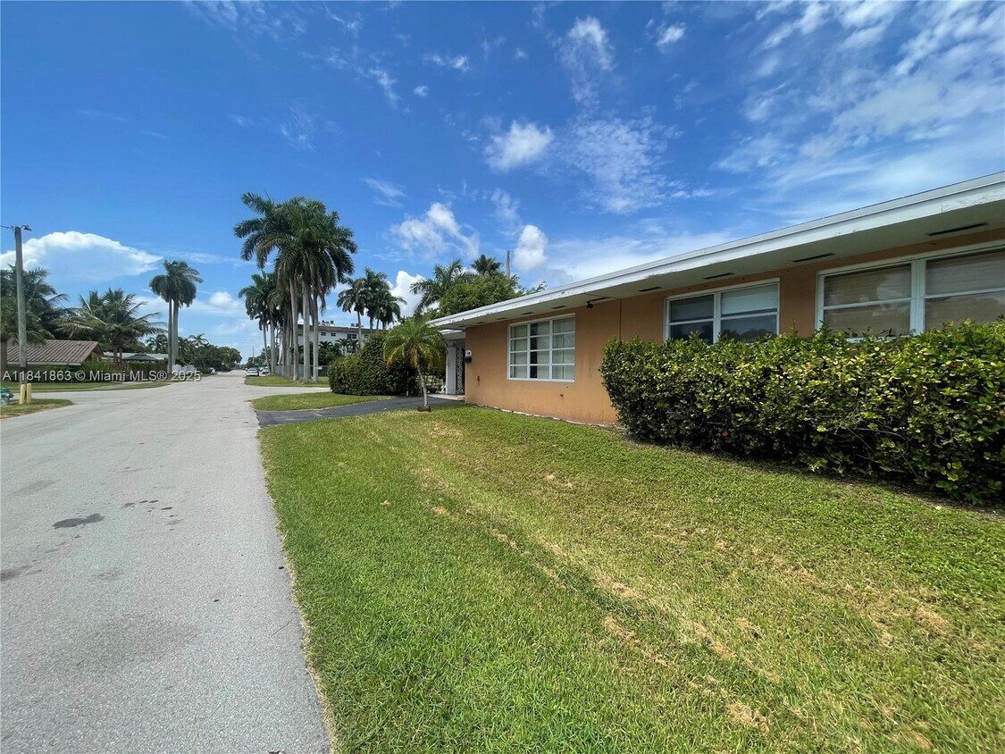 Foto principal - 1400 N 16th Ave