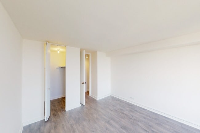 Interior Photo - Regents Park