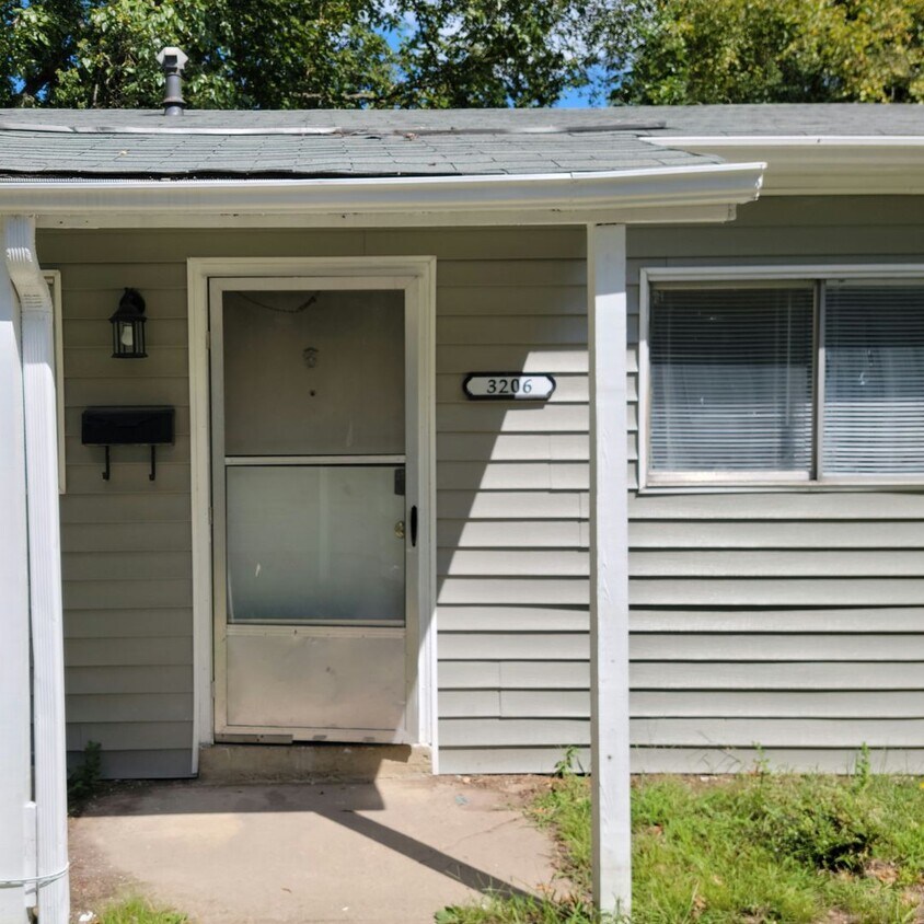 Foto principal - Lovely 3 bed 1 bath