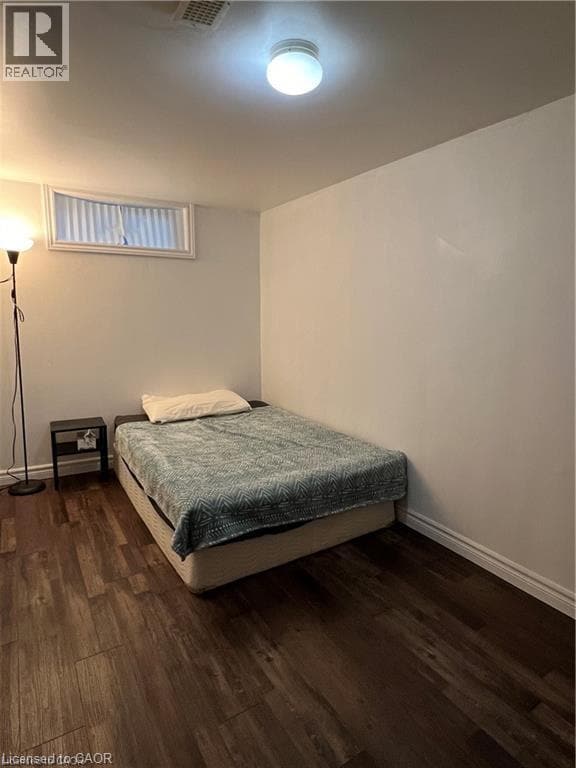 Photo du bâtiment - 357 Mohawk Rd W