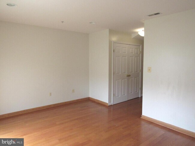Building Photo - 1421 Sutler Terrace