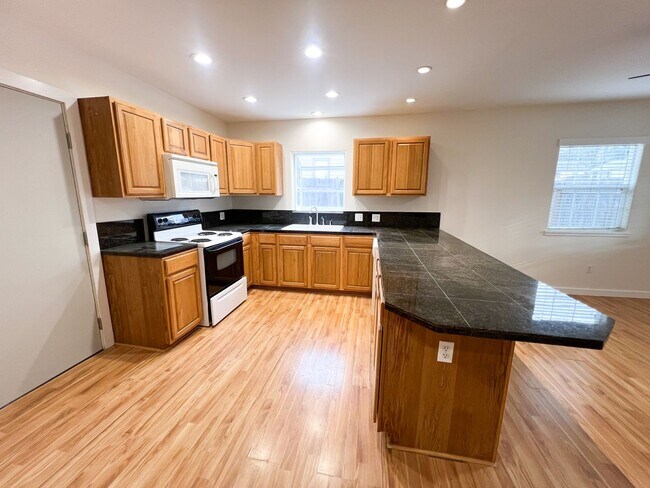 Foto del edificio - 1 Bed/1 Bath Cottage Style Home