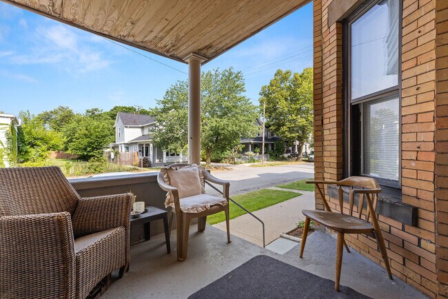 Foto del edificio - 1899 W 48th St