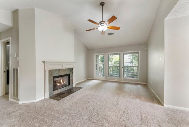 Building Photo - 17 N Spiral Vine Cir