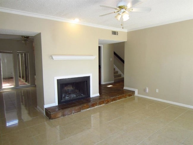 Building Photo - 6019 Winsome Ln