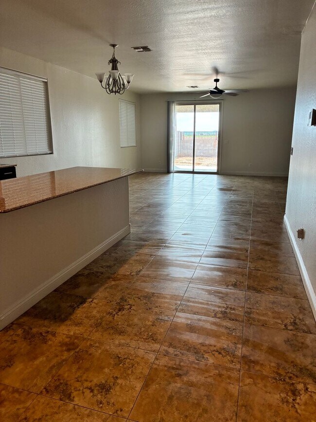 Building Photo - 18408 N Salerno Dr