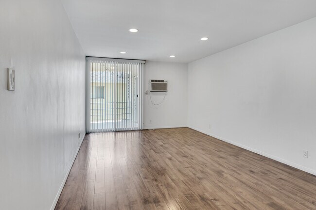 Foto del edificio - 320 S Gramercy Pl