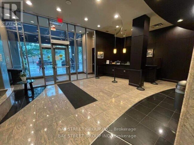 Photo du bâtiment - 51 Lower Simcoe St