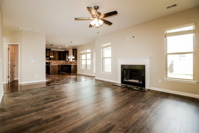 Foto del edificio - 2750 Huntcliffe Dr