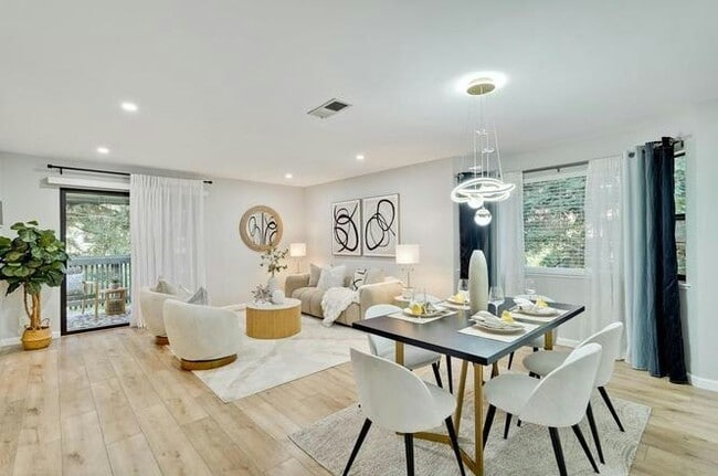 Building Photo - 716 San Conrado Terrace