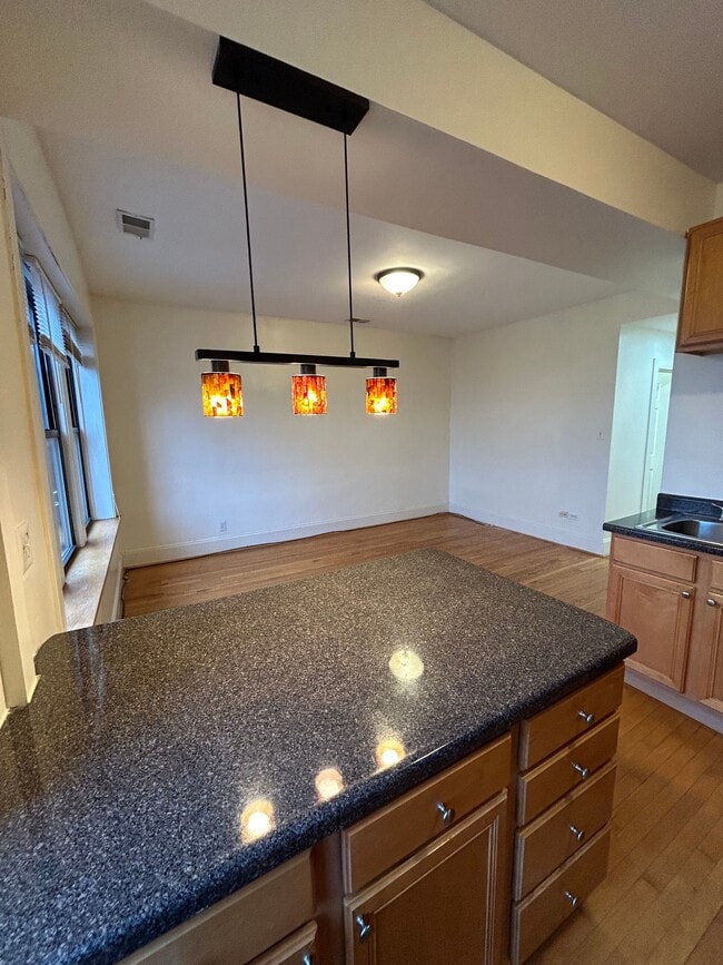 Foto del edificio - 3549 N Whipple St