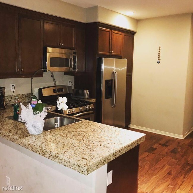 Building Photo - 1315 Abelia