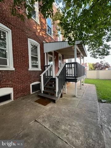 Primary Photo - 5234 Jackson St