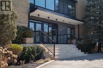 Building Photo - 1901 Bayview Ave