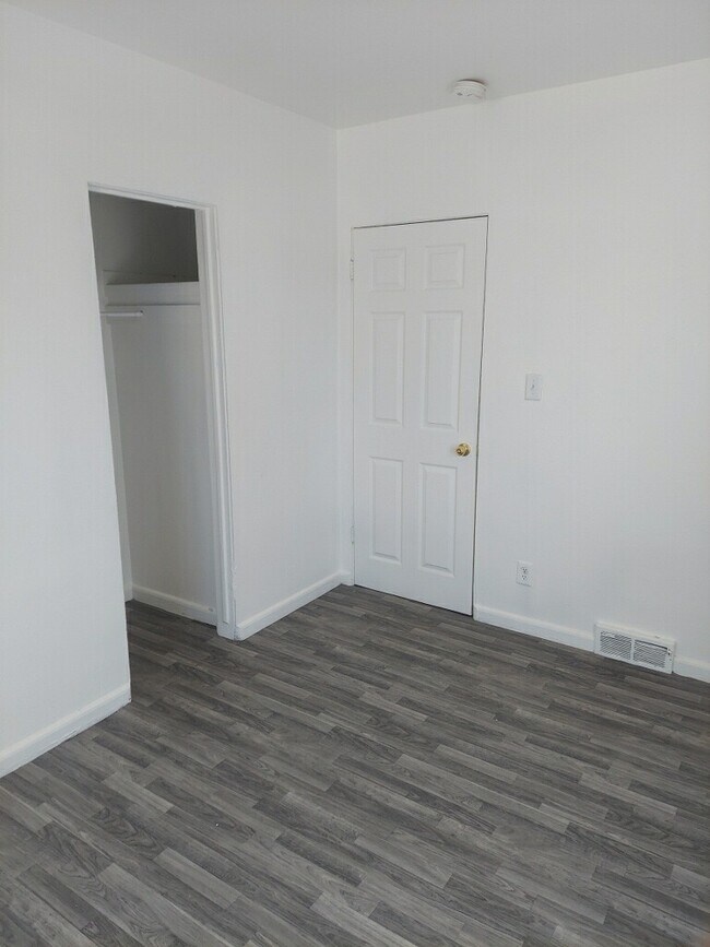Foto del edificio - 626 Bancroft St