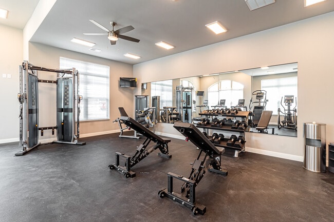 Gimnasio - Heritage Hills Apartments