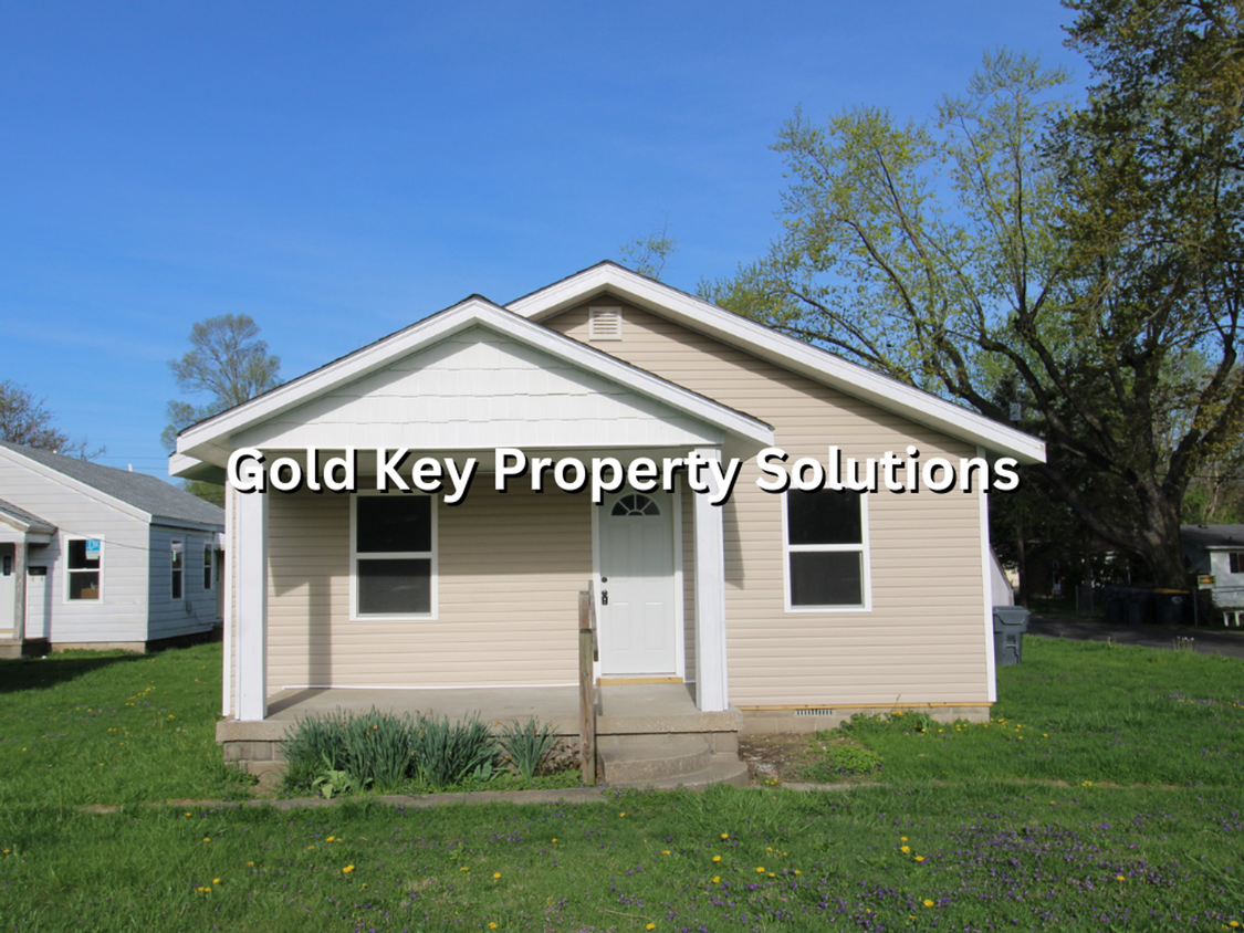Primary Photo - 2 Bed 1 Bath Home For Rent W/ Covered Fron...