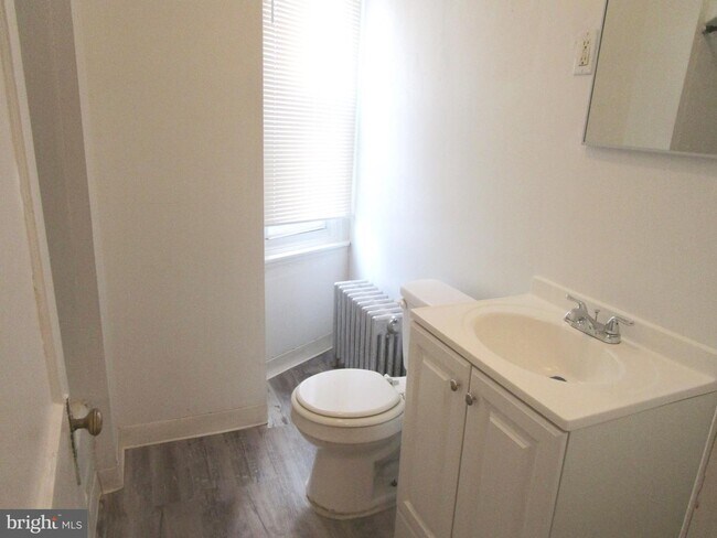 Foto del edificio - 6149 W Columbia Ave