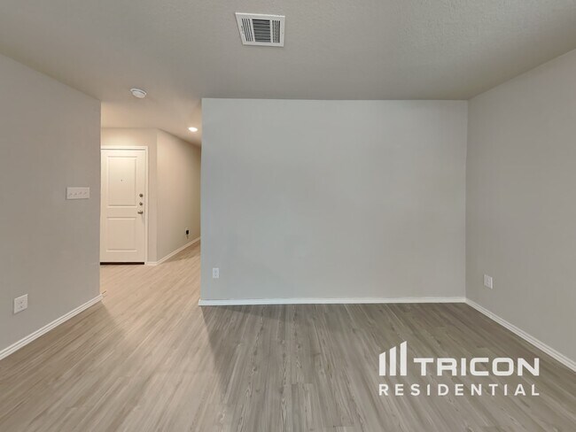 Building Photo - 13240 Rosemary Cove Saint Hedwig TX