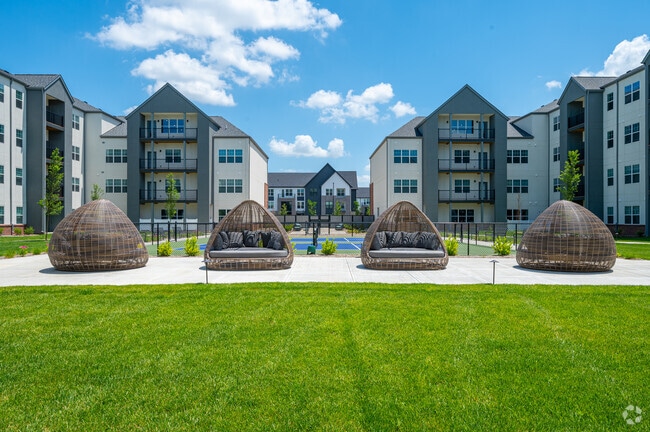 Building Photo - Vista Riverwest 55+ Living