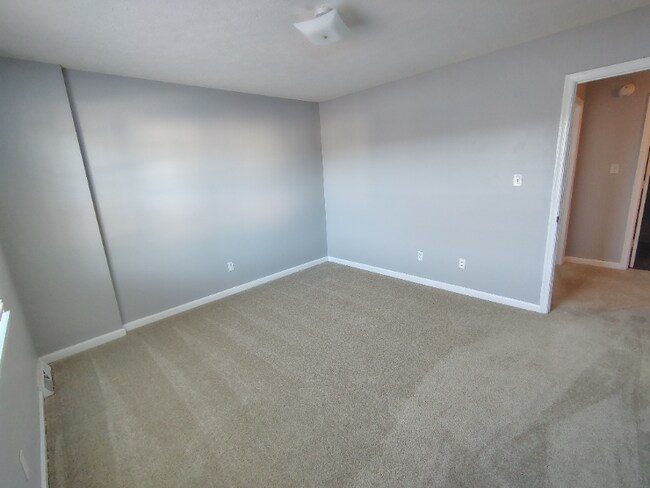 Foto del edificio - 15 Ferguson Dr